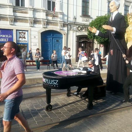 Szinva Apartman Miskolc Buitenkant foto